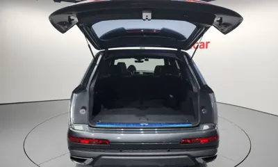 Audi Q7 2021, 56524 км, за 42367.3 USD - фото 20