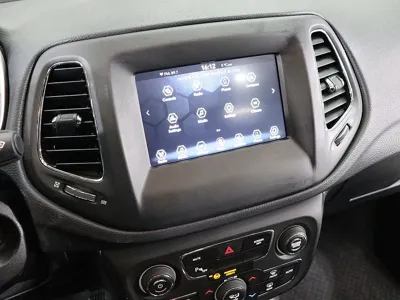 Jeep Compass 2019, 90575 км, за 9393.06 USD - фото 8