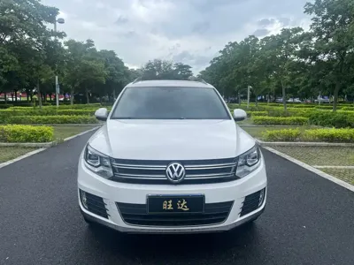 Volkswagen Tiguan 2015, 146000 км, за 7180.56 USD