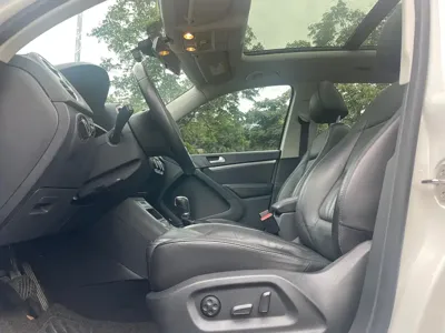 Volkswagen Tiguan 2015, 146000 км, за 7180.56 USD