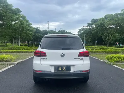 Volkswagen Tiguan 2015, 146000 км, за 7180.56 USD - фото 8