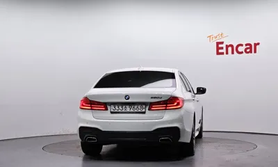 BMW 5-Series 2018, 137350 км, за 15621.53 USD