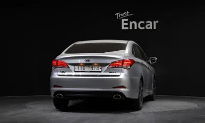Hyundai i40 2016, 157336 км, за 3022.82 USD