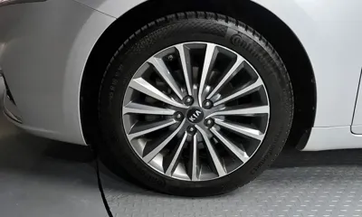 Kia K7 2016, 82059 км, за 7875.72 USD