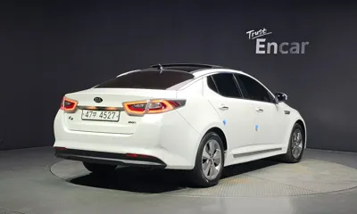 Kia K5 2015, 173504 км, за 4926.43 USD