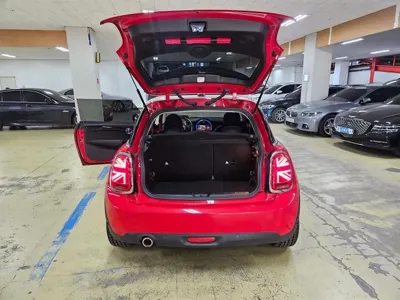 MINI Cooper 2020, 93278 км, за 8008.4 USD