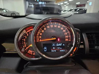 MINI Cooper 2020, 93278 км, за 8008.4 USD - фото 9