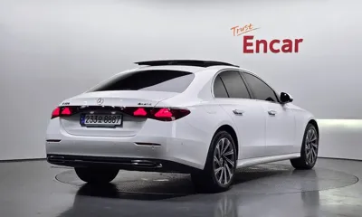 Mercedes-Benz E-Class 2025, 10033 км, за 45227.78 USD
