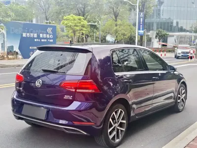 Volkswagen Golf 2020, 70000 км, за 7180.56 USD