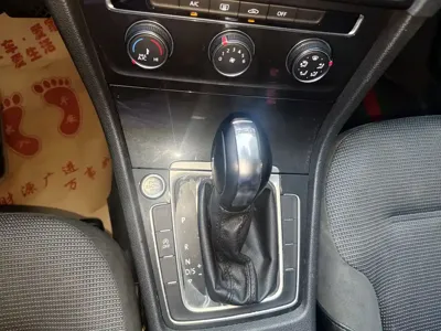 Volkswagen Golf 2020, 70000 км, за 7180.56 USD - фото 11