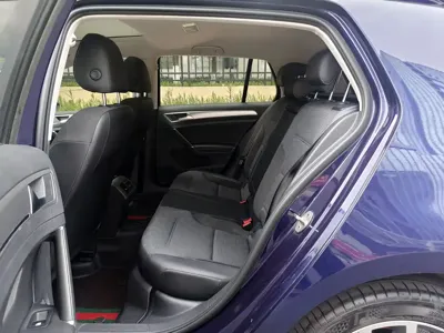 Volkswagen Golf 2020, 70000 км, за 7180.56 USD - фото 41