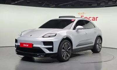 Porsche Macan · 2025 год