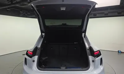 Porsche Macan 2025, 15324 км, за 87035.88 USD - фото 20