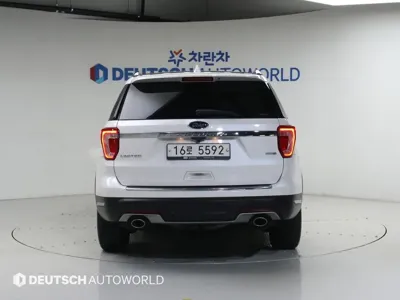 Ford Explorer 2018, 68750 км, за 11009.78 USD