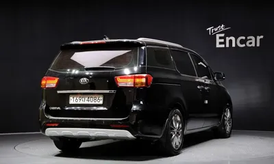 Kia Canival 2017, 103588 км, за 8467.9 USD