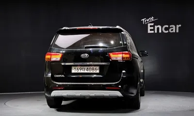 Kia Canival 2017, 103588 км, за 8467.9 USD