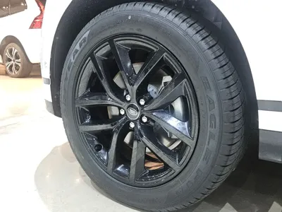 Land Rover Range Rover Velar 2026, 15 км, за 55840.84 USD
