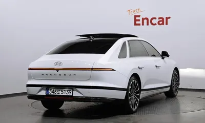 Hyundai Grandeur 2023, 17598 км, за 28027.52 USD