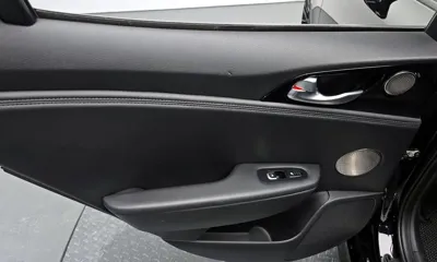 Kia Stinger 2018, 189861 км, за 9621.01 USD - фото 25
