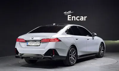 BMW 5-Series 2025, 6968 км, за 46528.23 USD