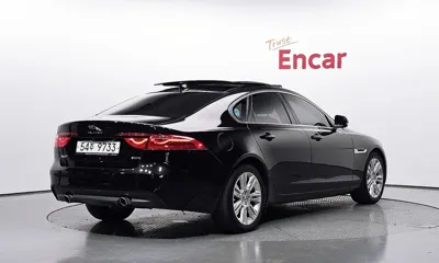 Jaguar XF 2017, 106051 км, за 5856.68 USD