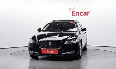 Jaguar XF 2017, 106051 км, за 5856.68 USD