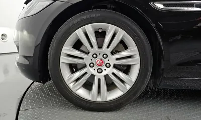 Jaguar XF 2017, 106051 км, за 5856.68 USD