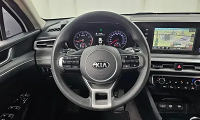 Kia K5 2021, 130894 км, за 9044.73 USD - фото 12