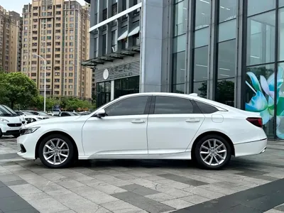 Honda Accord 2022, 49000 км, за 15759.32 USD