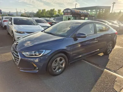 Hyundai Avante 2017, 143159 км, за 4529.34 USD
