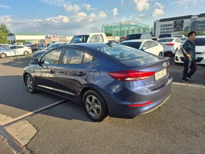 Hyundai Avante 2017, 143159 км, за 4529.34 USD