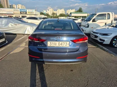 Hyundai Avante 2017, 143159 км, за 4529.34 USD