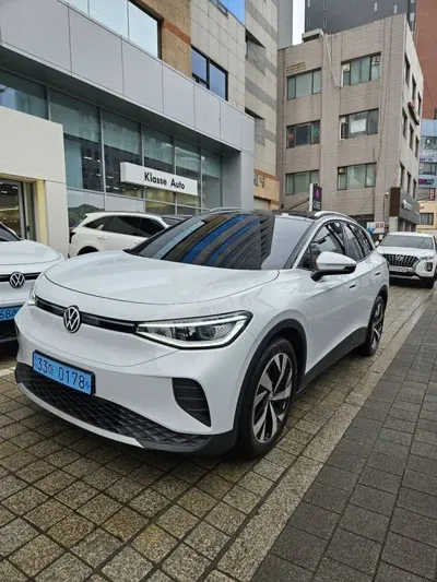 Volkswagen ID.4 2025, 4500 км, за 25742.69 USD