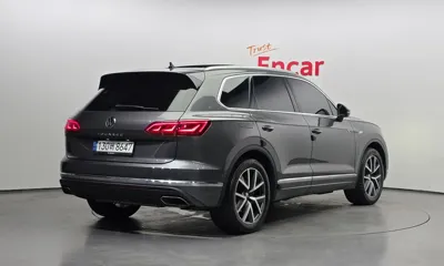 Volkswagen Touareg 2023, 51716 км, за 38418.95 USD