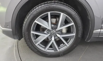 Volkswagen Touareg 2023, 51716 км, за 38418.95 USD