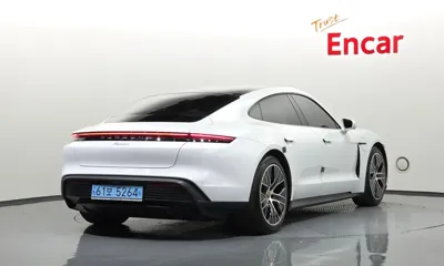 Porsche Taycan 2023, 17406 км, за 71531.76 USD