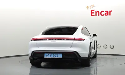 Porsche Taycan 2023, 17406 км, за 71531.76 USD