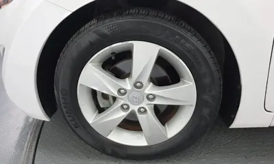 Hyundai Avante 2013, 142704 км, за 2974.62 USD