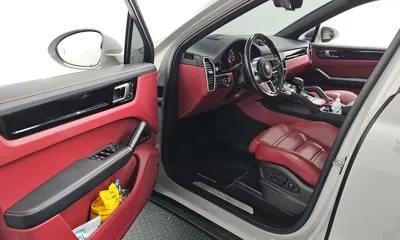 Porsche Cayenne 2023, 56538 км, за 69576.1 USD - фото 10