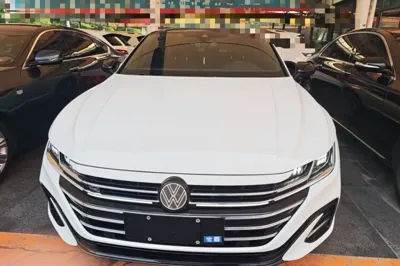 Volkswagen FAW-Volkswagen CC 2023, 35300 км, за 23367 USD