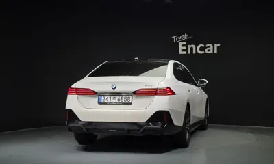 BMW 5-Series 2025, 14967 км, за 39511.06 USD