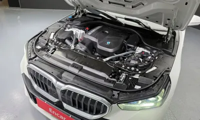 BMW 5-Series 2025, 14967 км, за 39511.06 USD - фото 6