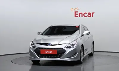 Hyundai Sonata 2014, 89930 км, за 3931.99 USD