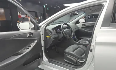 Hyundai Sonata 2014, 89930 км, за 3931.99 USD - фото 10