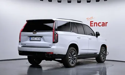 Cadillac Escalade 2023, 11852 км, за 72141.26 USD