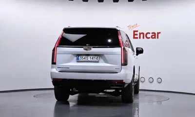Cadillac Escalade 2023, 11852 км, за 72141.26 USD