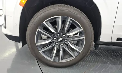 Cadillac Escalade 2023, 11852 км, за 72141.26 USD