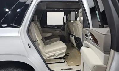 Cadillac Escalade 2023, 11852 км, за 72141.26 USD - фото 11