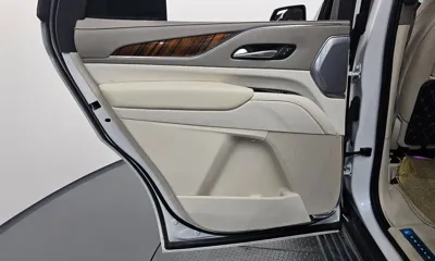 Cadillac Escalade 2023, 11852 км, за 72141.26 USD - фото 25