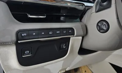 Cadillac Escalade 2023, 11852 км, за 72141.26 USD - фото 29